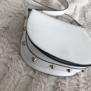 🔴4x$25 Discounted White Crossbody purse w/ studs